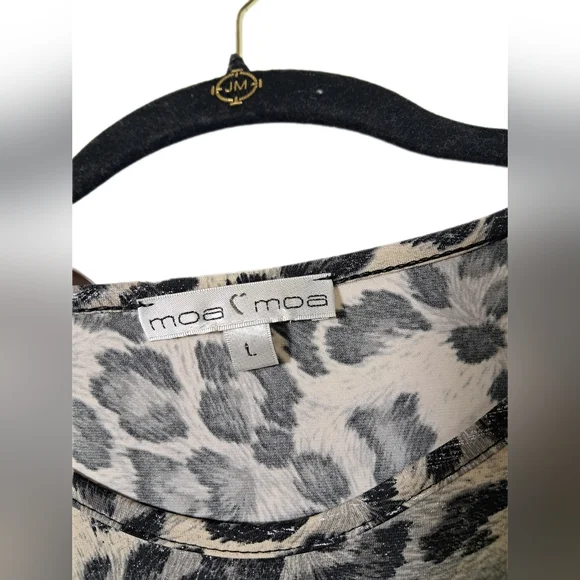 Moa Moa Women Tops Leopard Animal Print Stretch Large Blouse - Black and Cream - Picture 10 of 10
